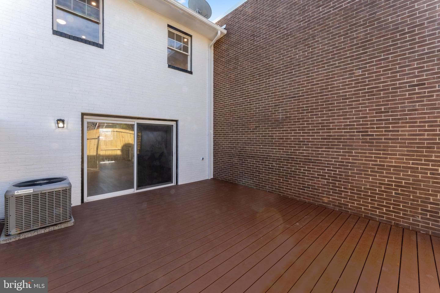 1019 First Street photo 32