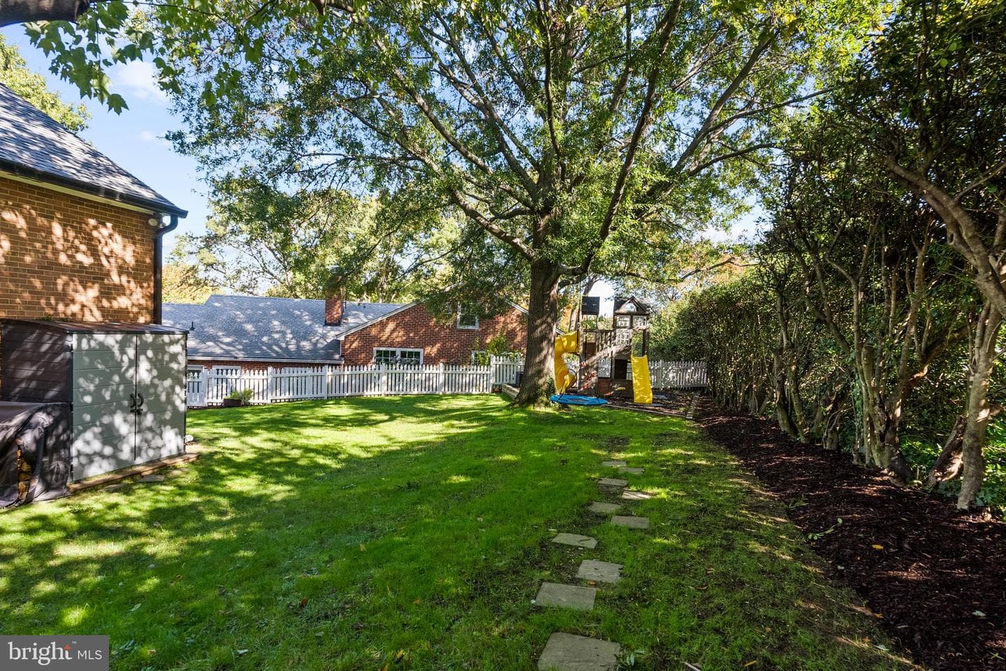 205 Vassar Place photo 32