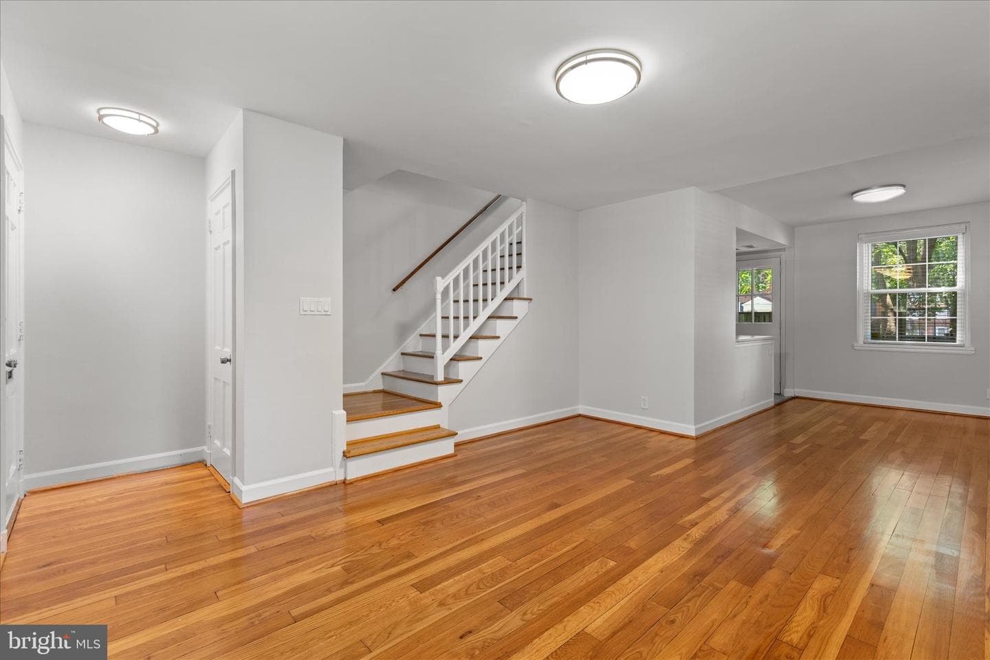 2990 S Columbus Street photo 3