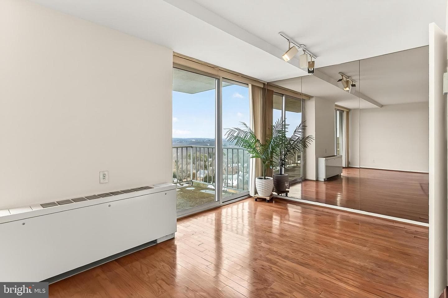 301 N Beauregard St # 1608 photo 12