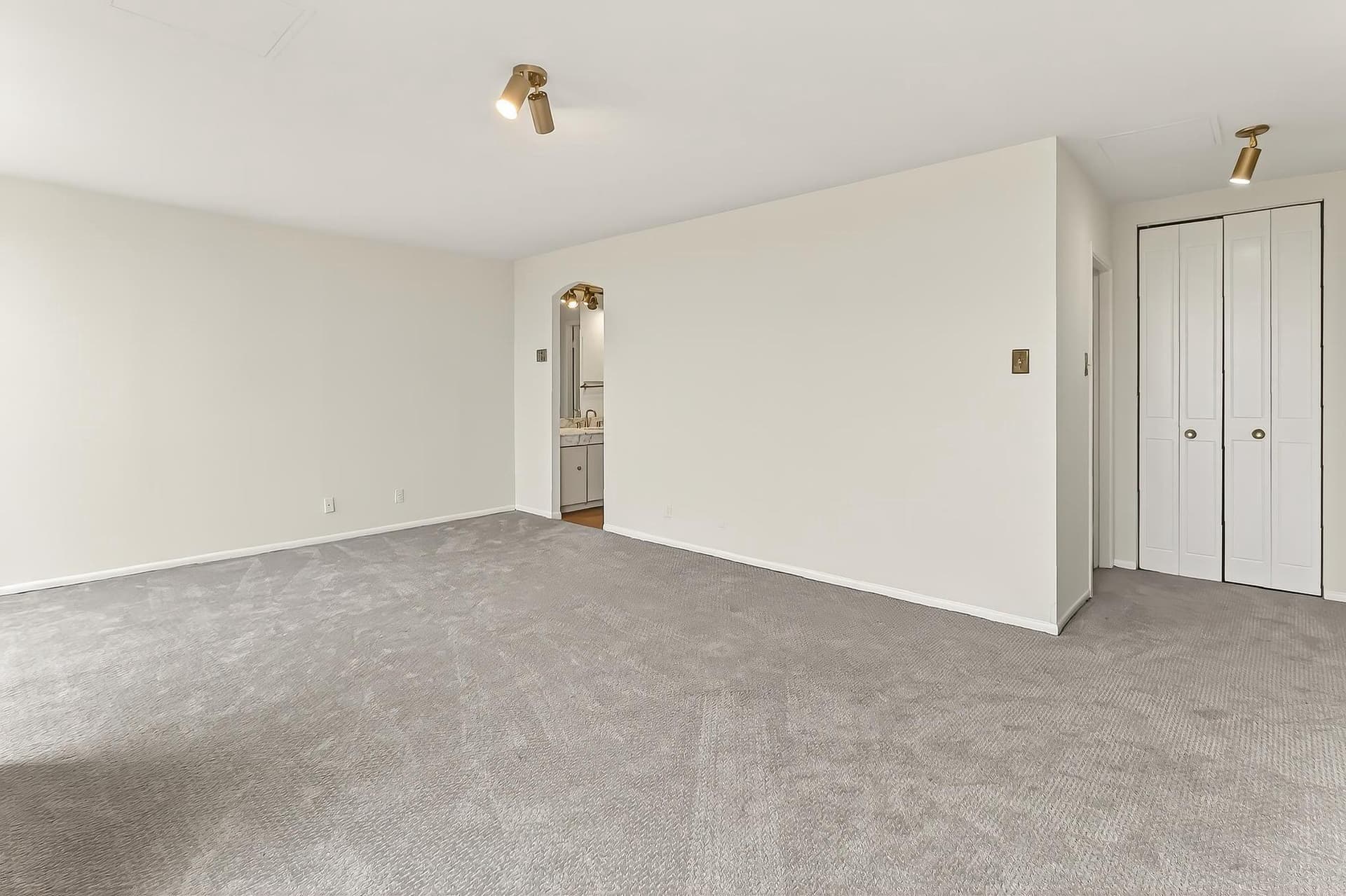 301 N Beauregard St # 1608 photo 23