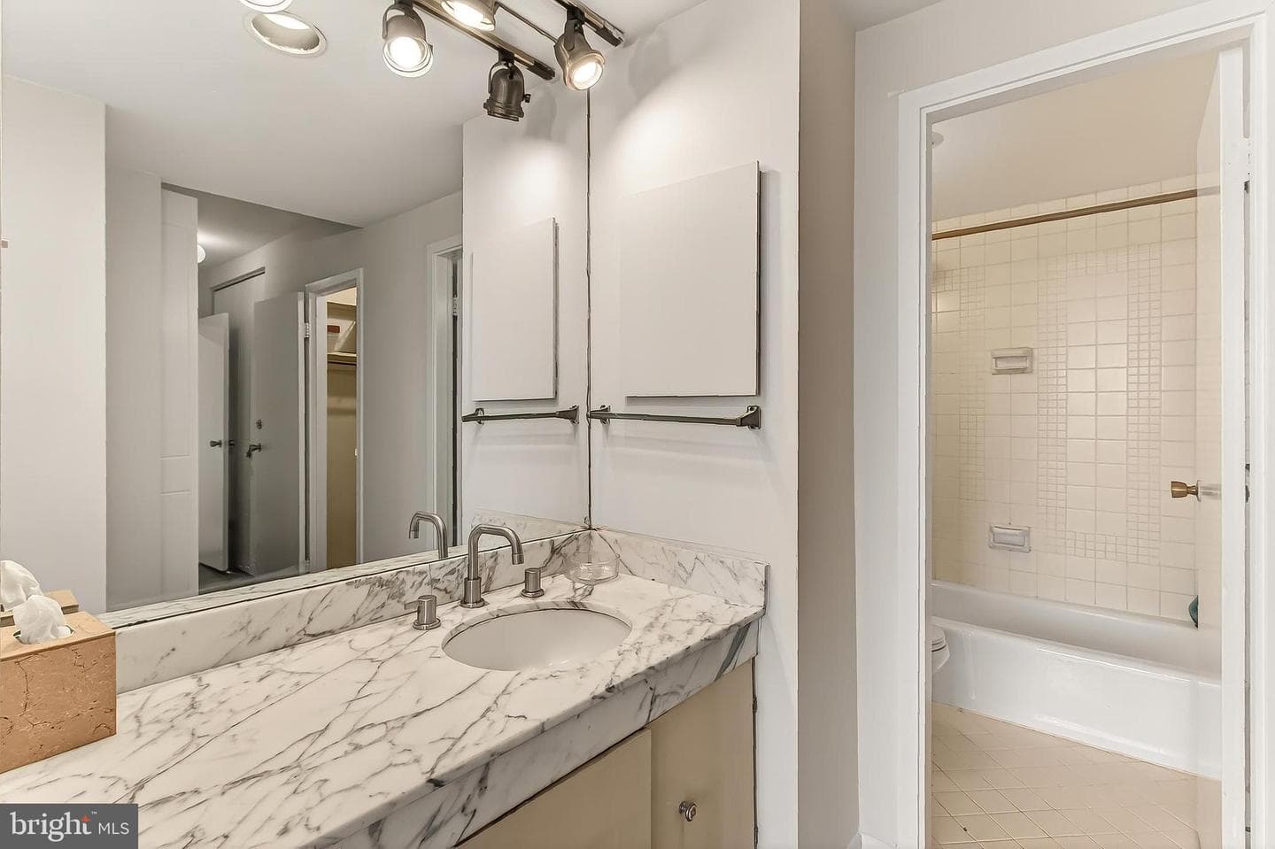 301 N Beauregard St # 1608 photo 24