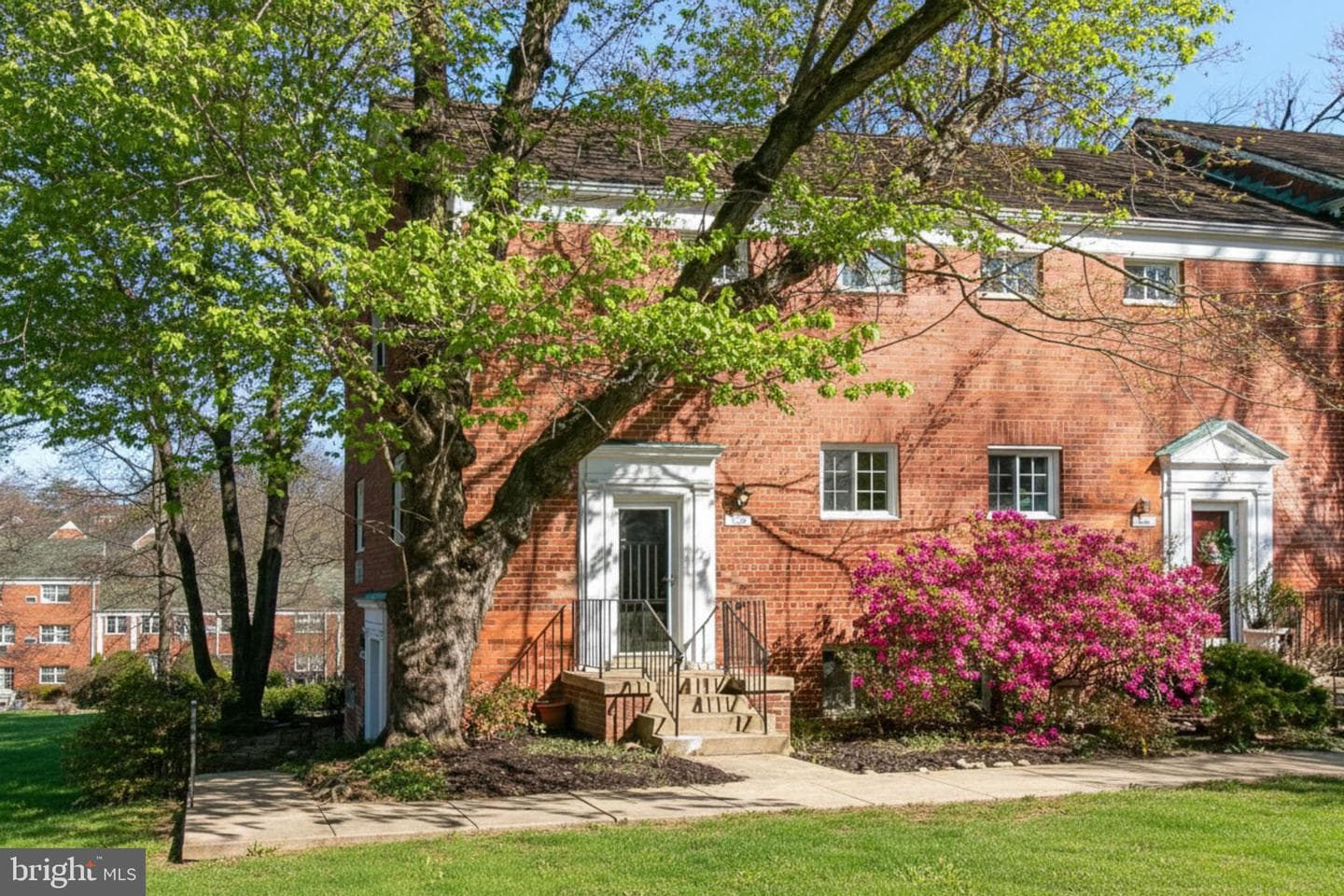 3129 Martha Custis Dr photo 1