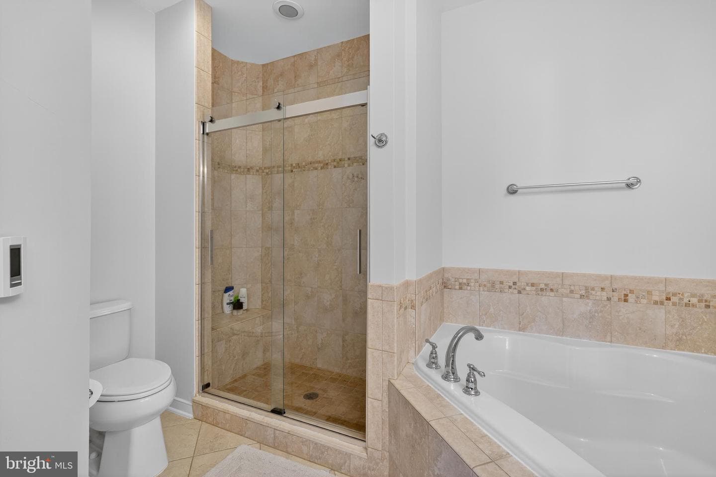 908 Montgomery Street photo 13