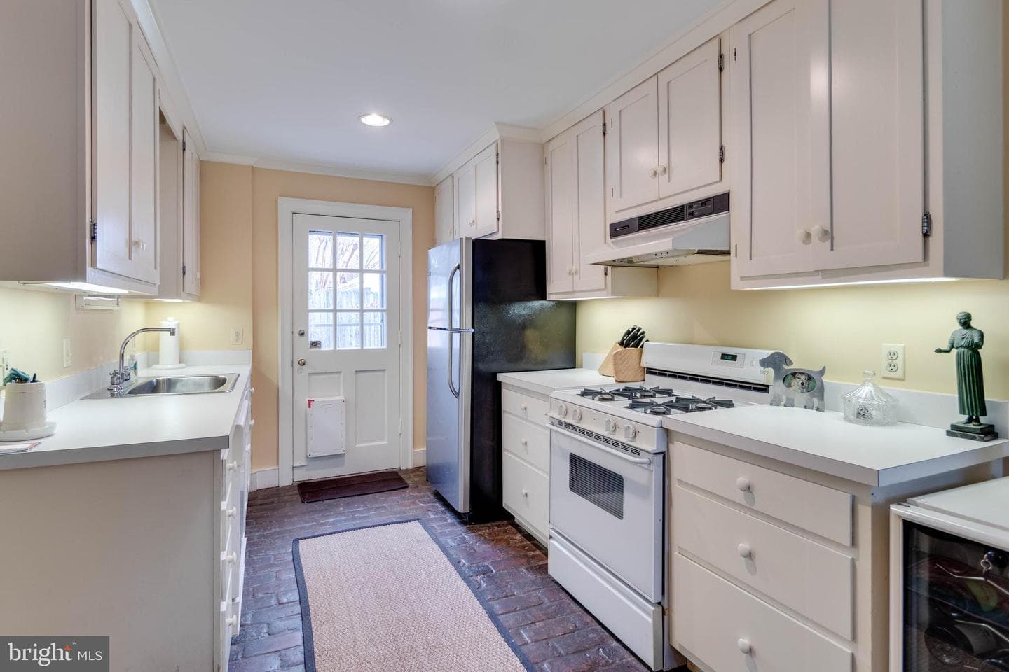 307 N Saint Asaph Street photo 12