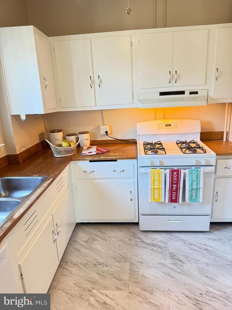3516 Martha Custis Drive photo 3