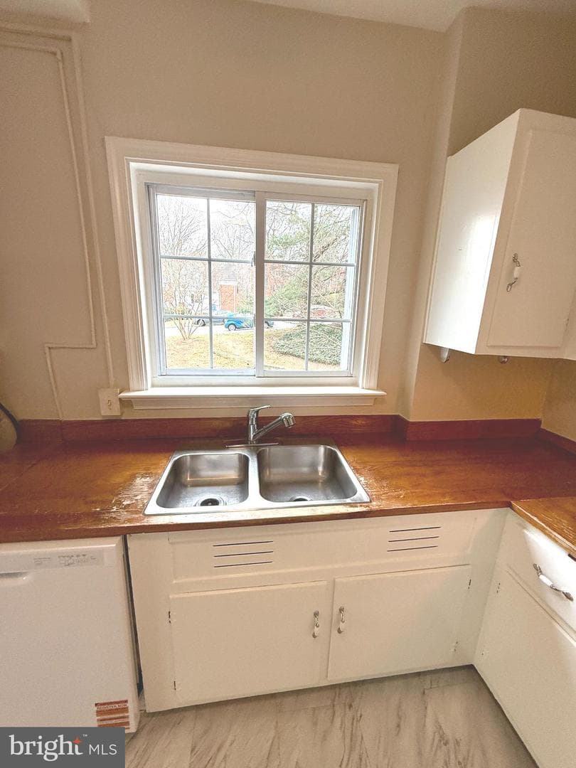 3516 Martha Custis Drive photo 4