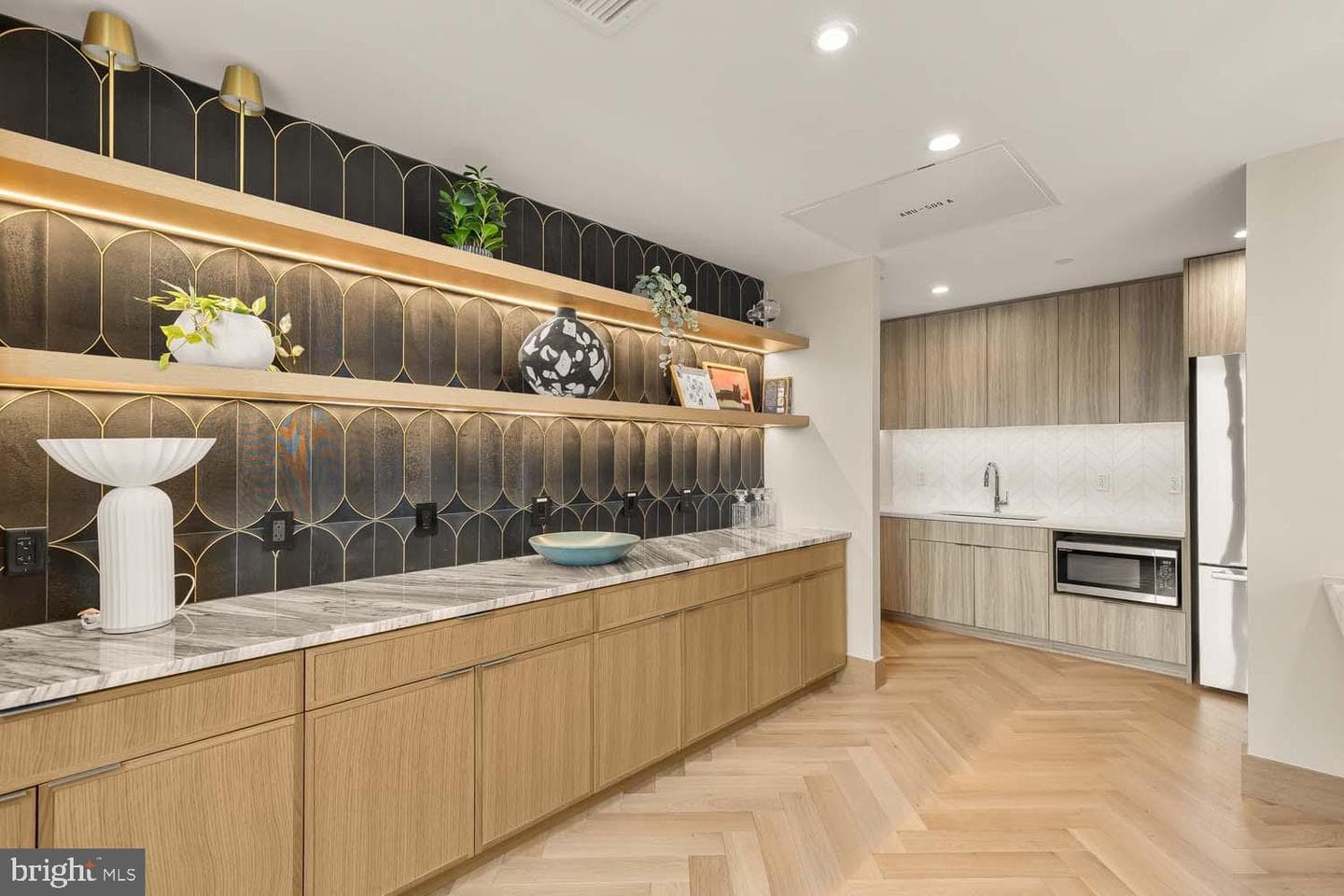 811 N Columbus Street #102 photo 11