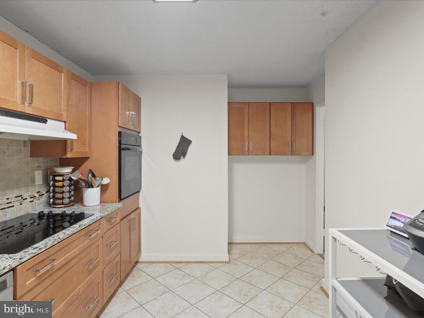 205 Yoakum Parkway #1020 photo 15