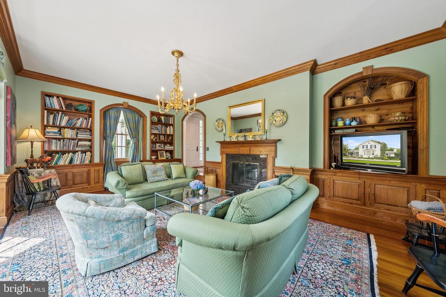 320 1/2 Mansion Drive photo 12