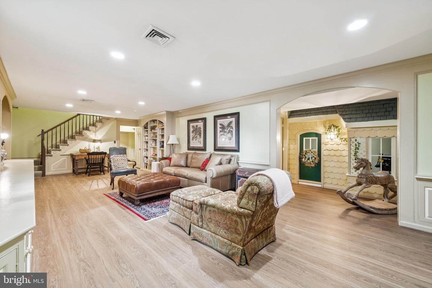 320 1/2 Mansion Drive photo 30