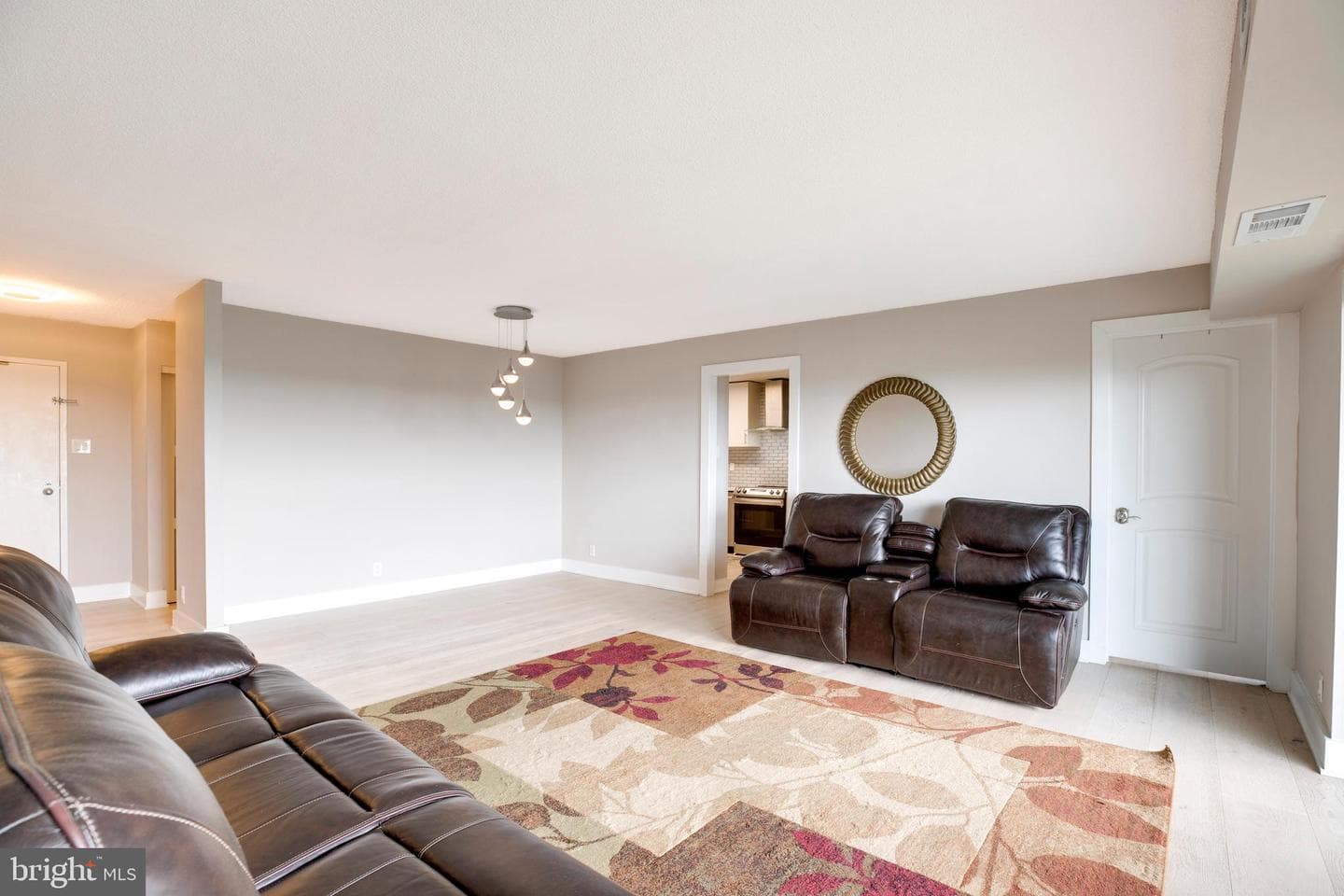 203 Yoakum Parkway #1520 photo 12