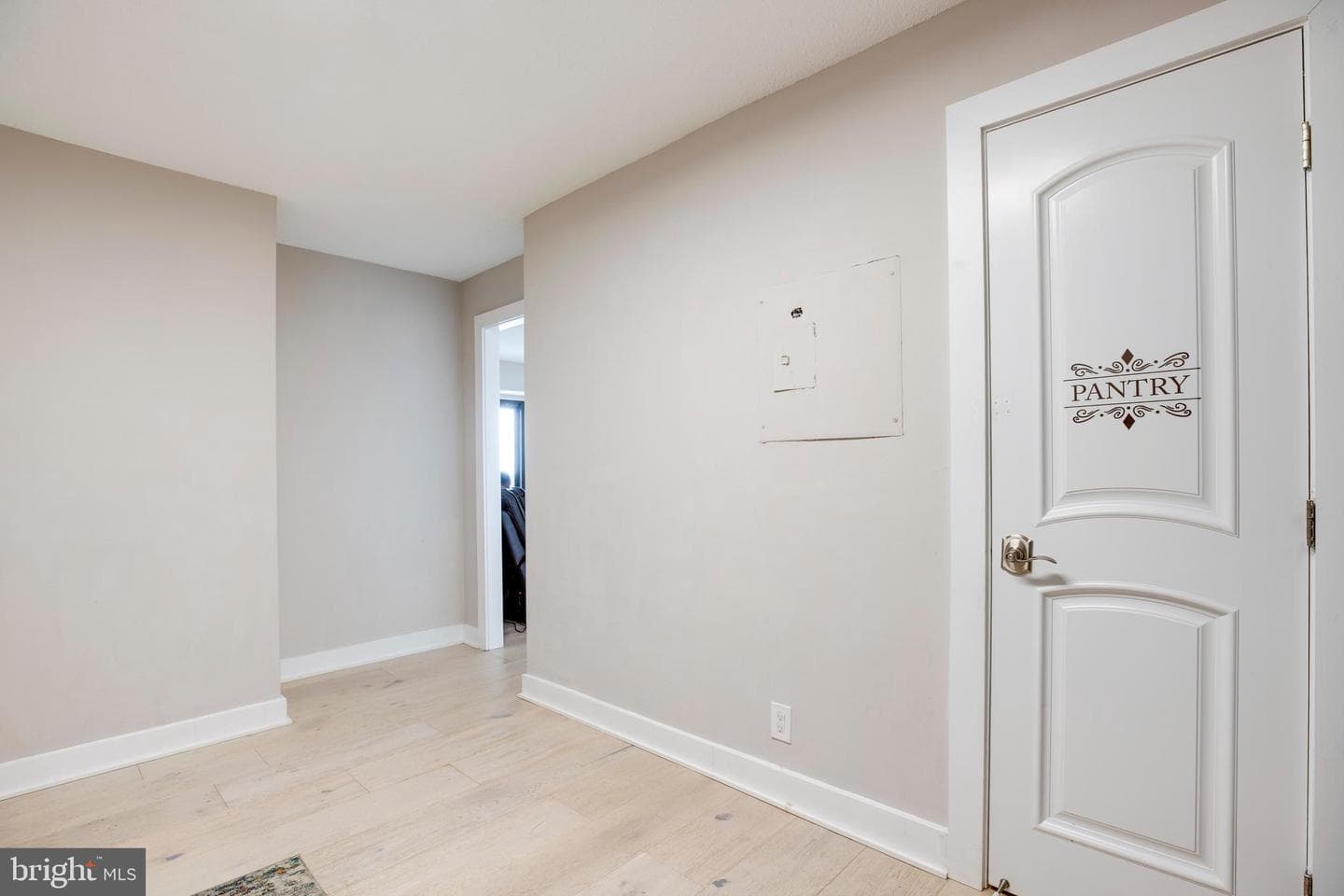 203 Yoakum Parkway #1520 photo 16