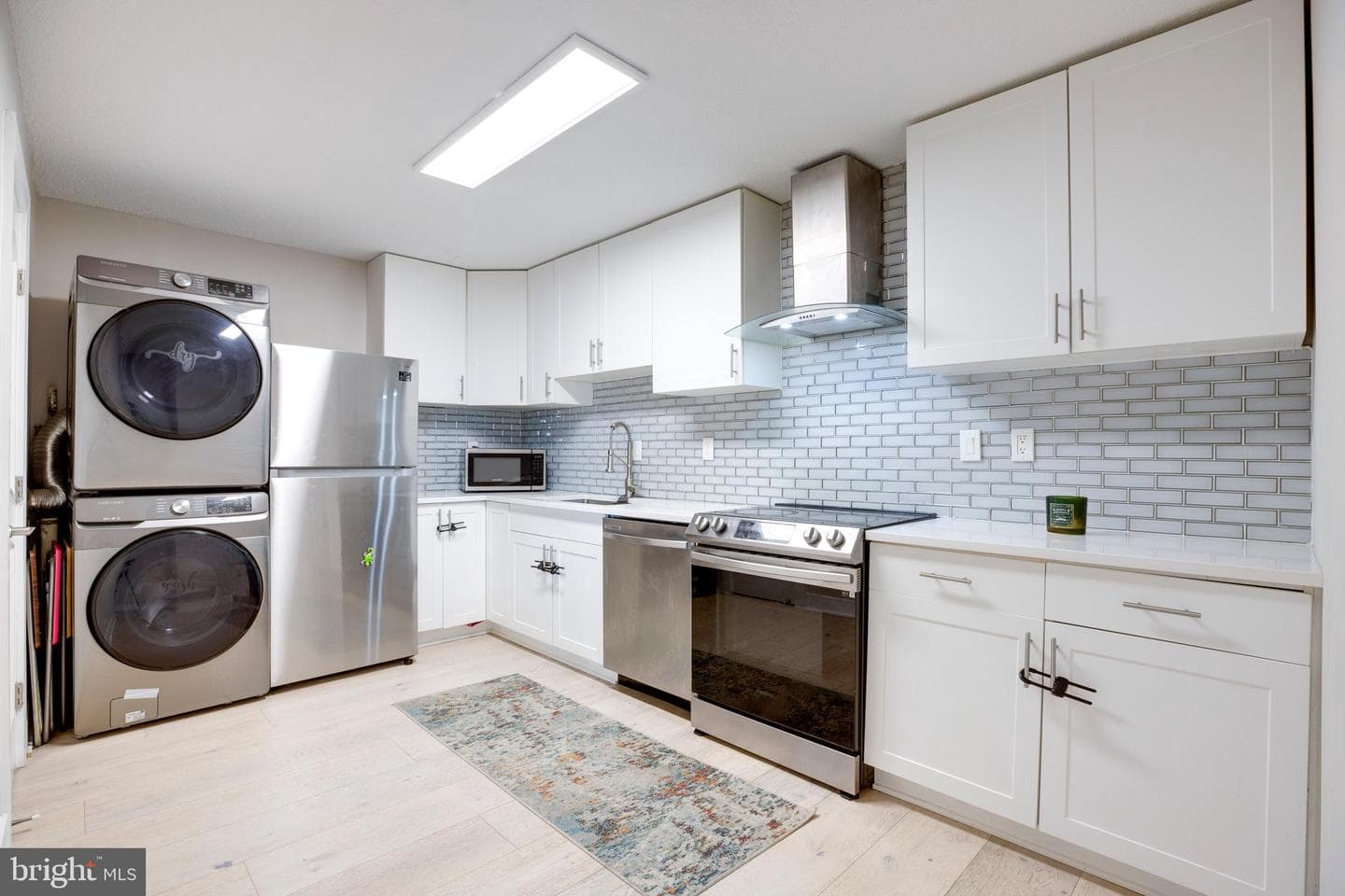 203 Yoakum Parkway #1520 photo 19