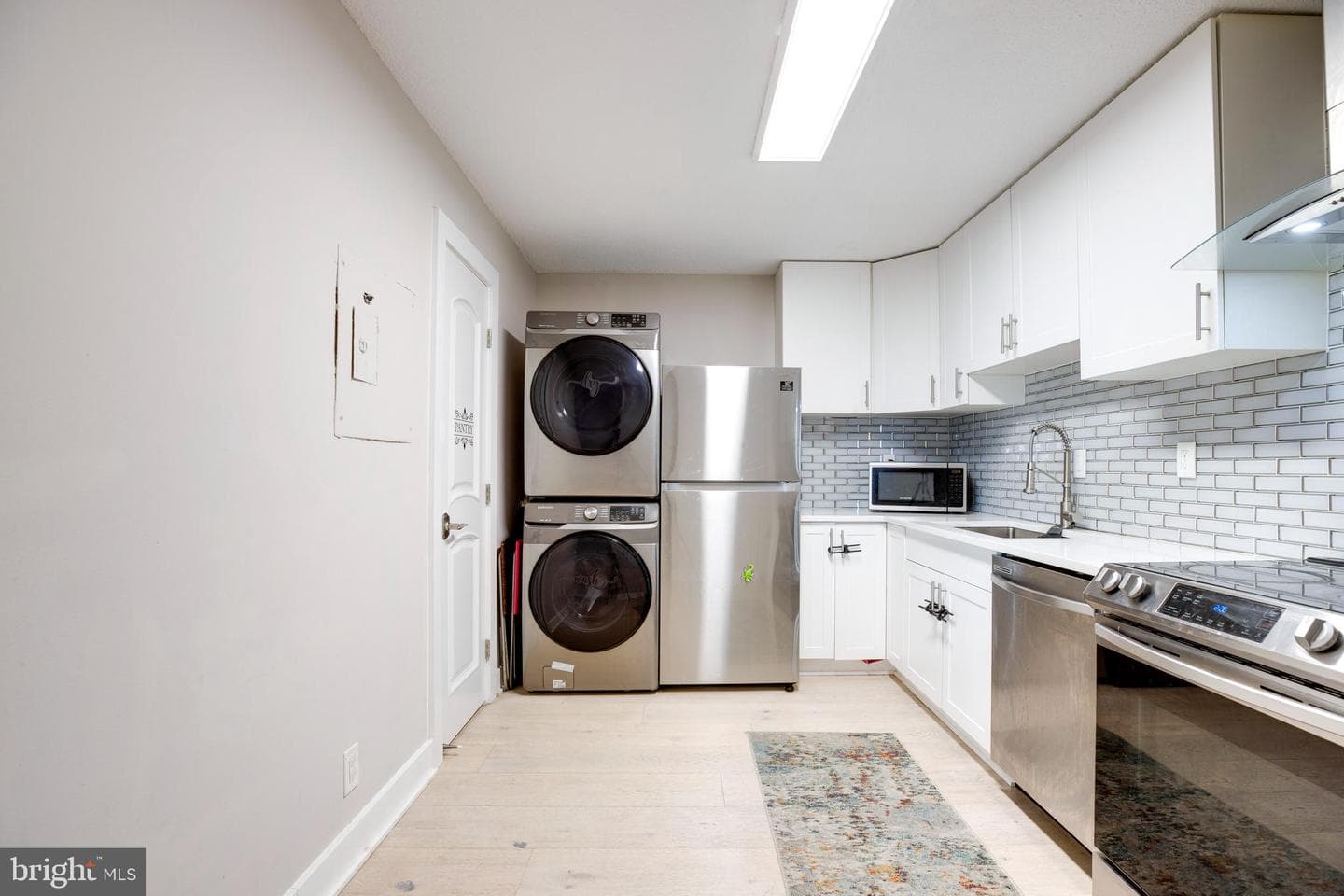 203 Yoakum Parkway #1520 photo 20