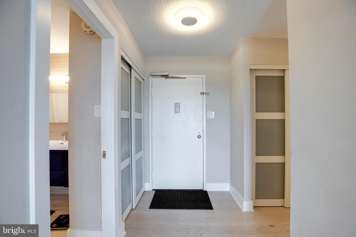 203 Yoakum Parkway #1520 photo 21