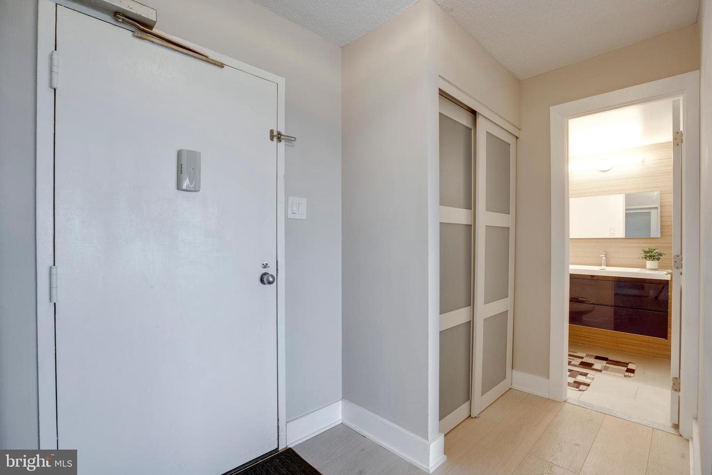 203 Yoakum Parkway #1520 photo 22