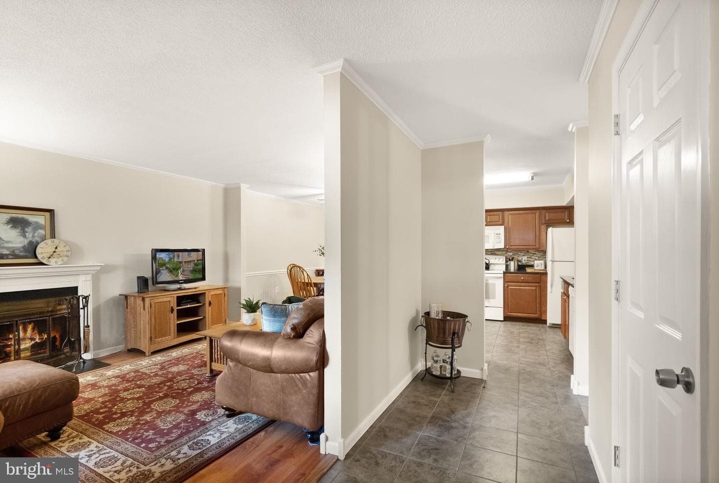 1641 Kenwood Avenue photo 3