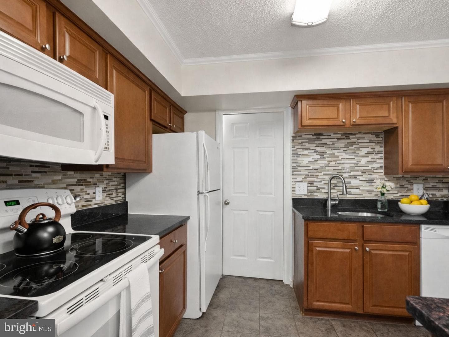 1641 Kenwood Avenue photo 6