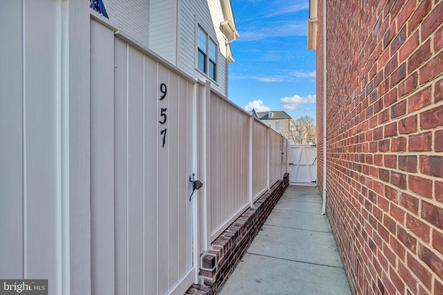957 Powhatan Street photo 47