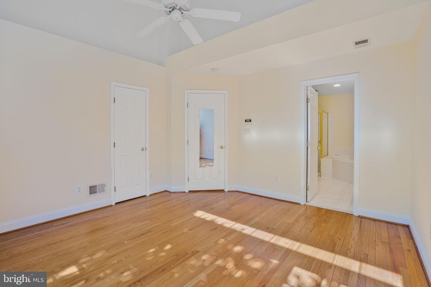811 Water Place photo 11
