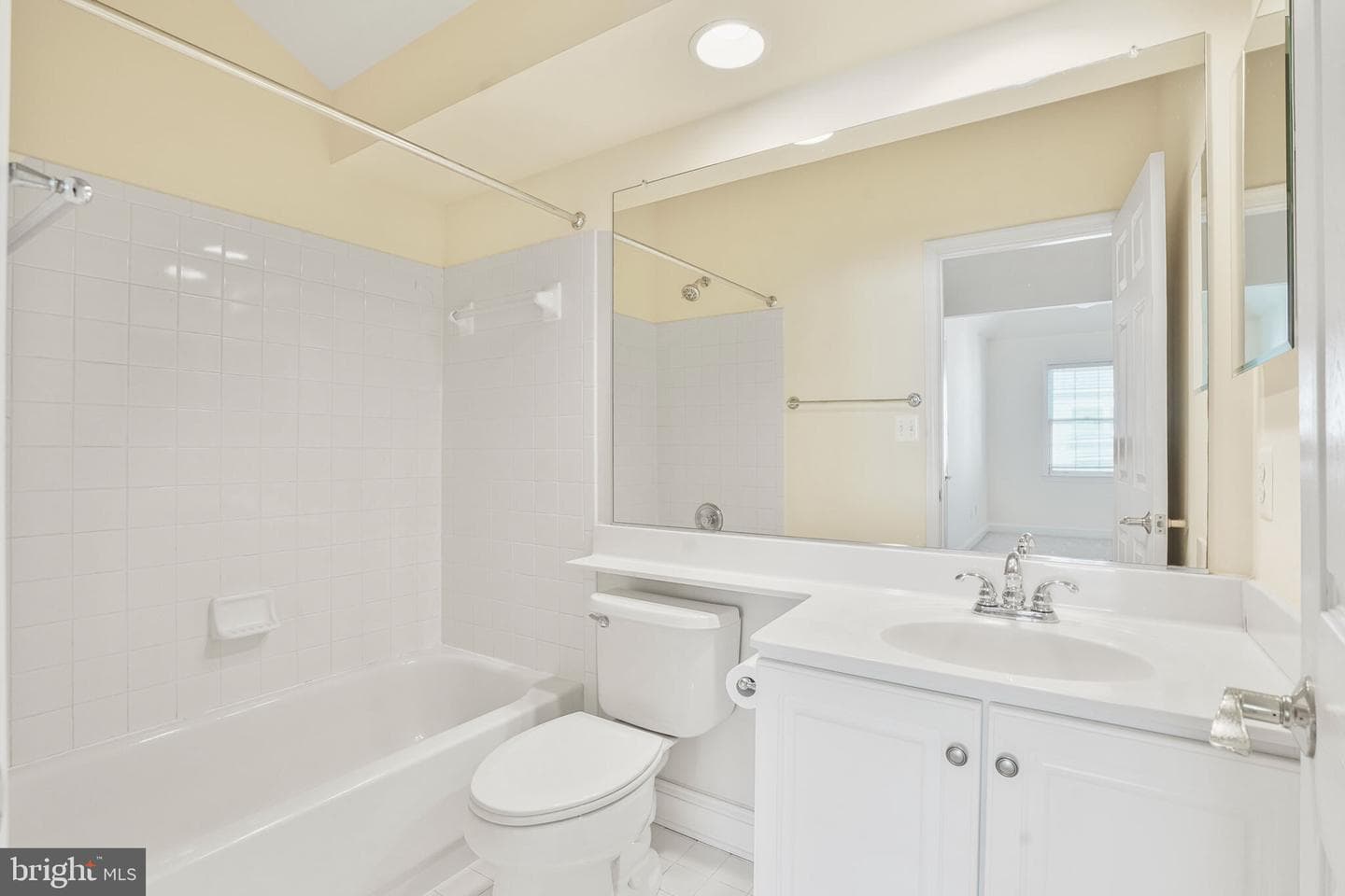 811 Water Place photo 17