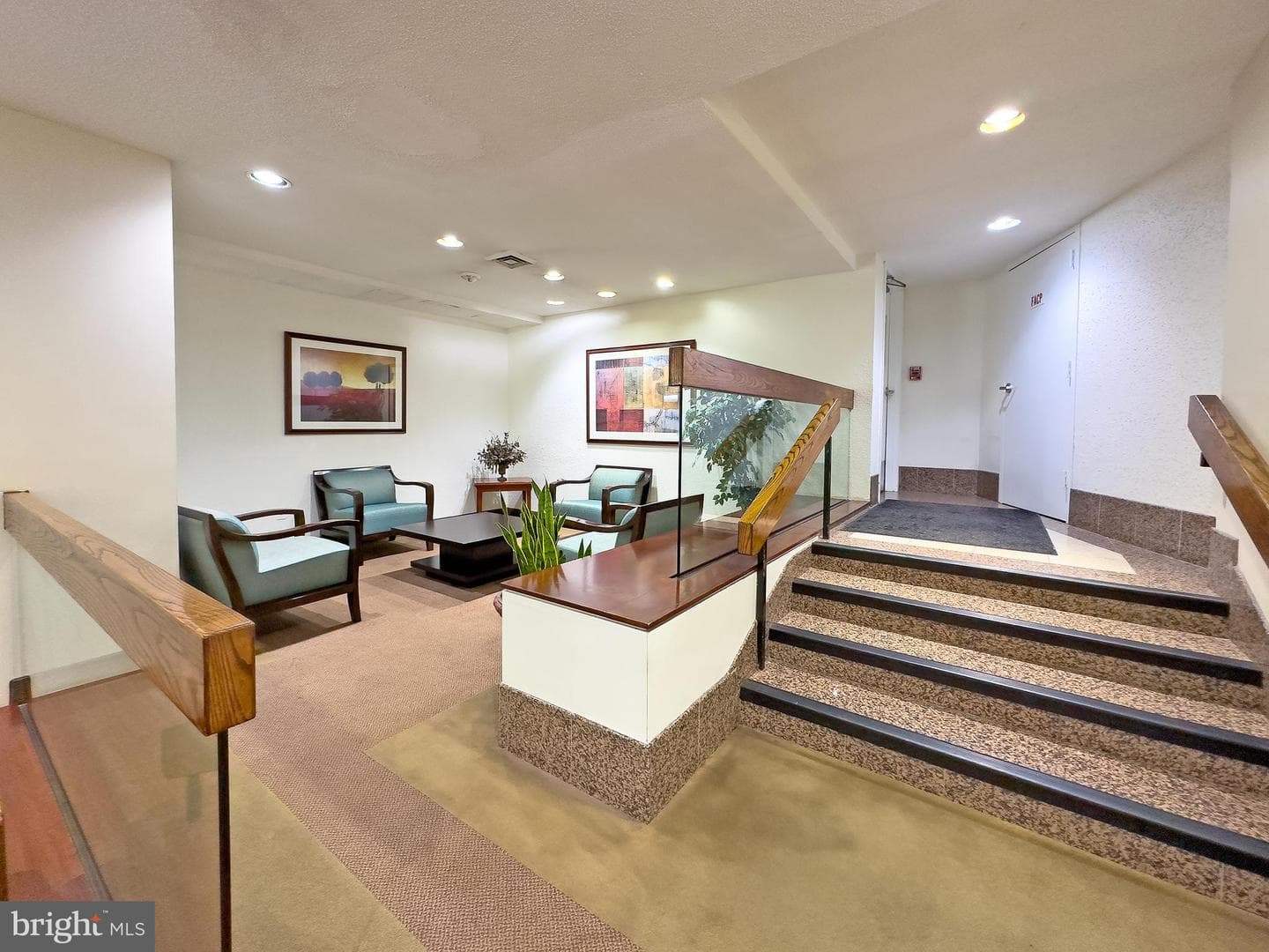 307 Yoakum Parkway #802 photo 37