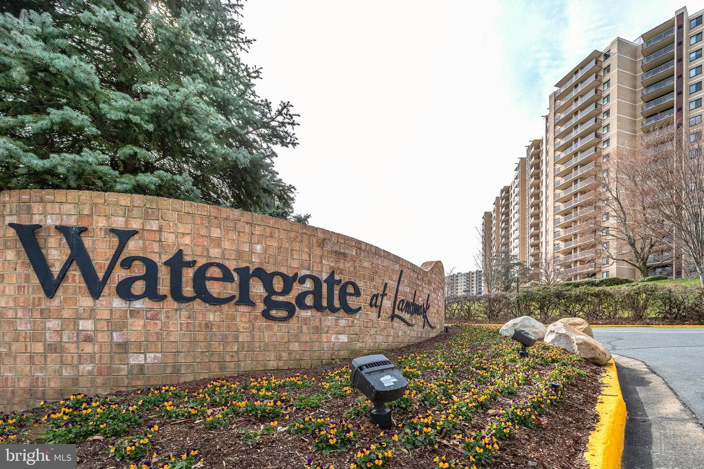 307 Yoakum Parkway #802 photo 53