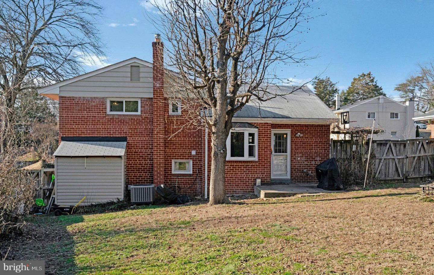 98 S Iris Street S photo 30