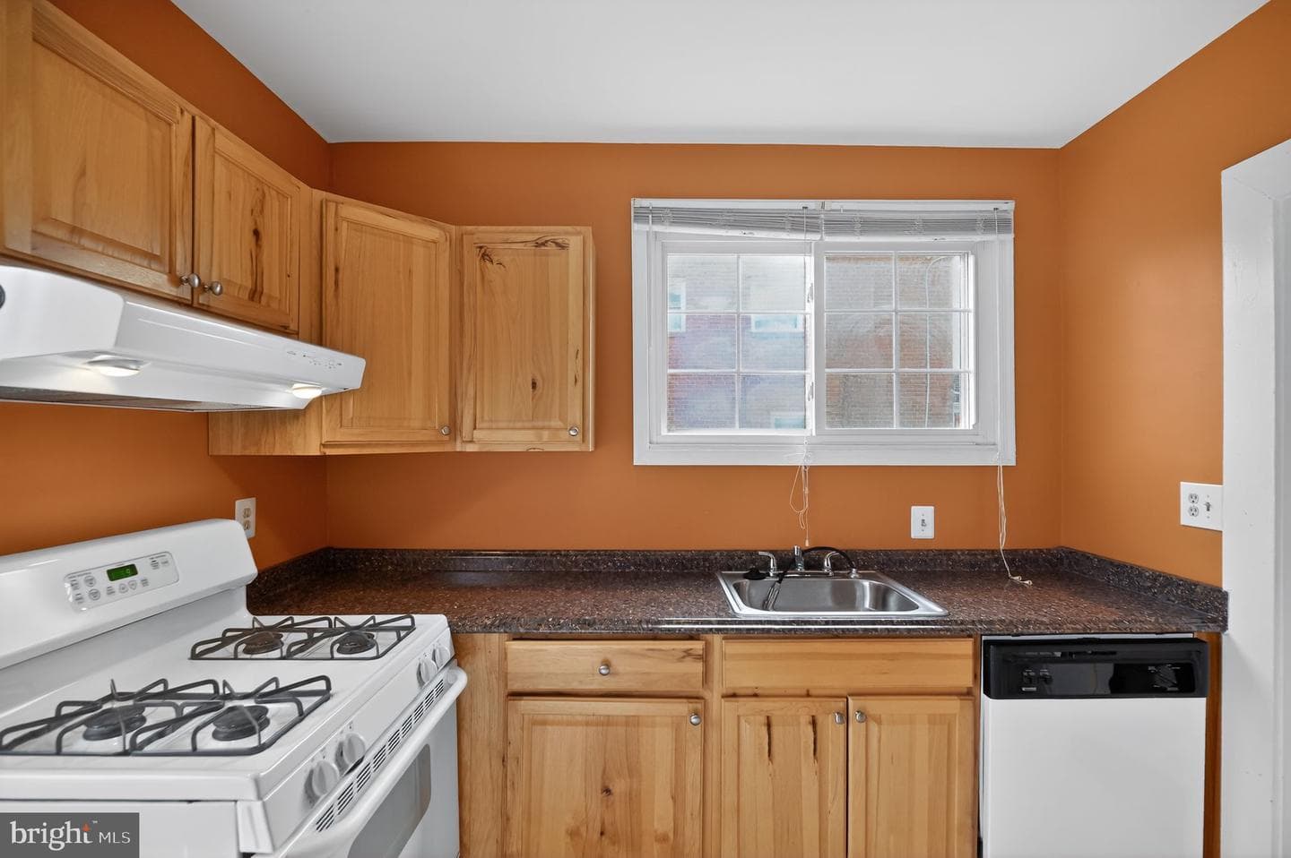 2403 Burke Avenue photo 17