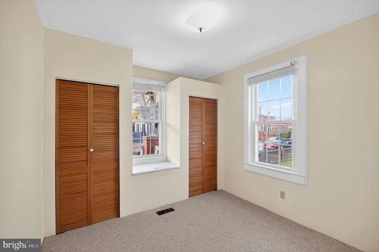 2403 Burke Avenue photo 27