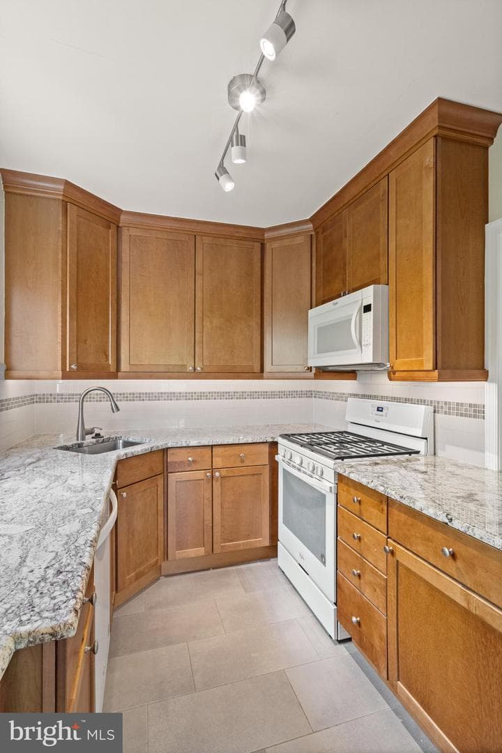 3282 Martha Custis Drive photo 5