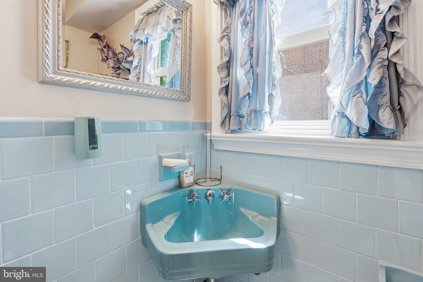 1710 N Cliff Street photo 10