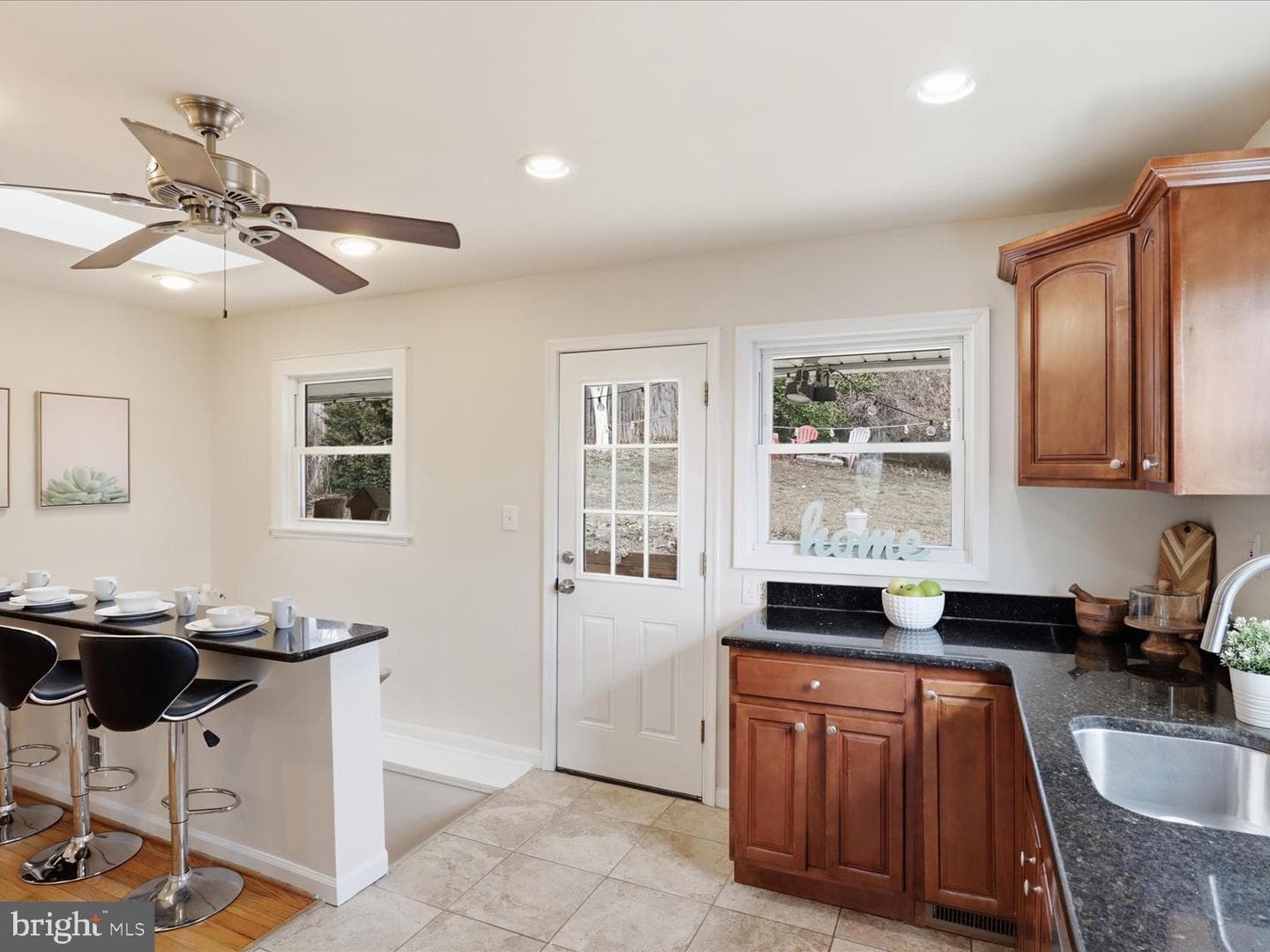 3955 Taney Avenue photo 10