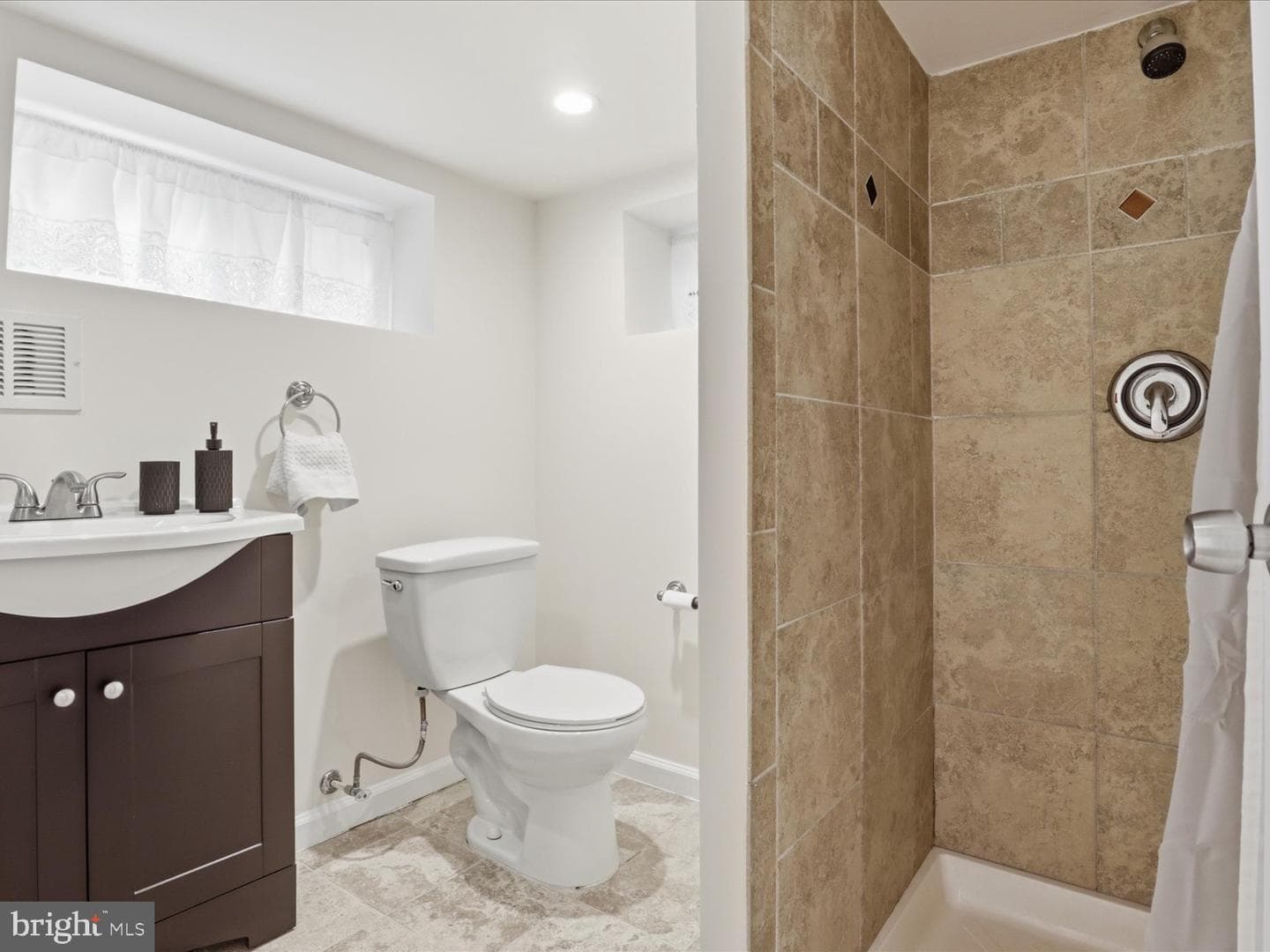 3955 Taney Avenue photo 26