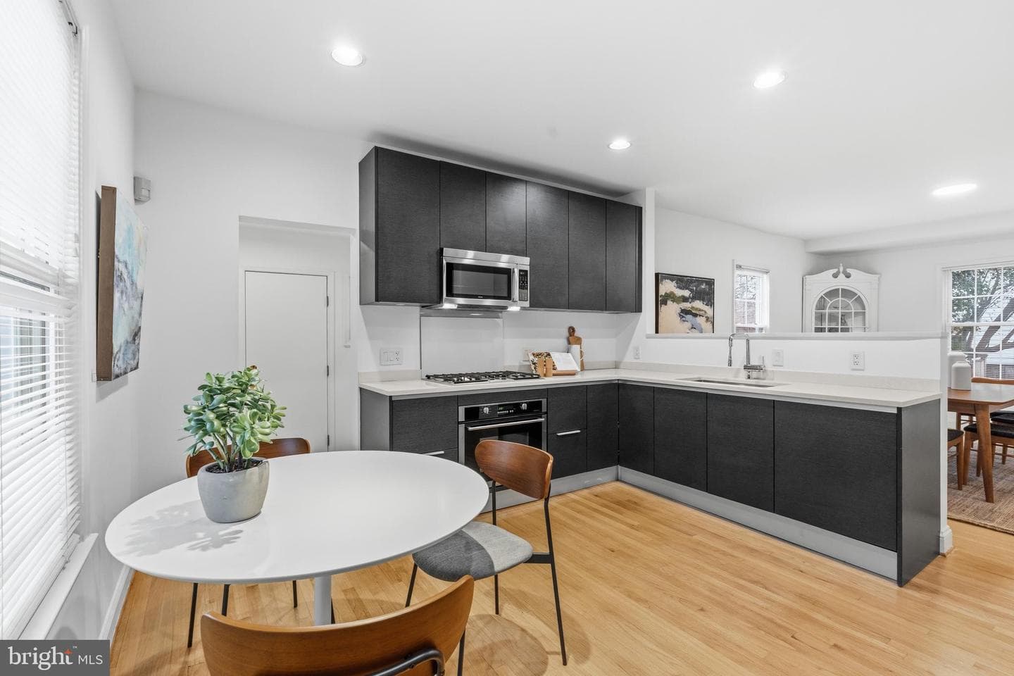 320 Laverne Avenue photo 10
