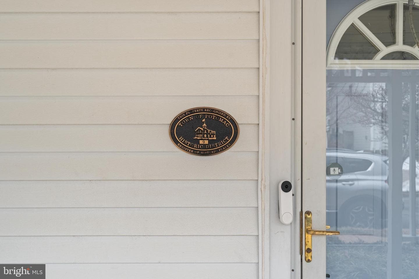 320 Laverne Avenue photo 2