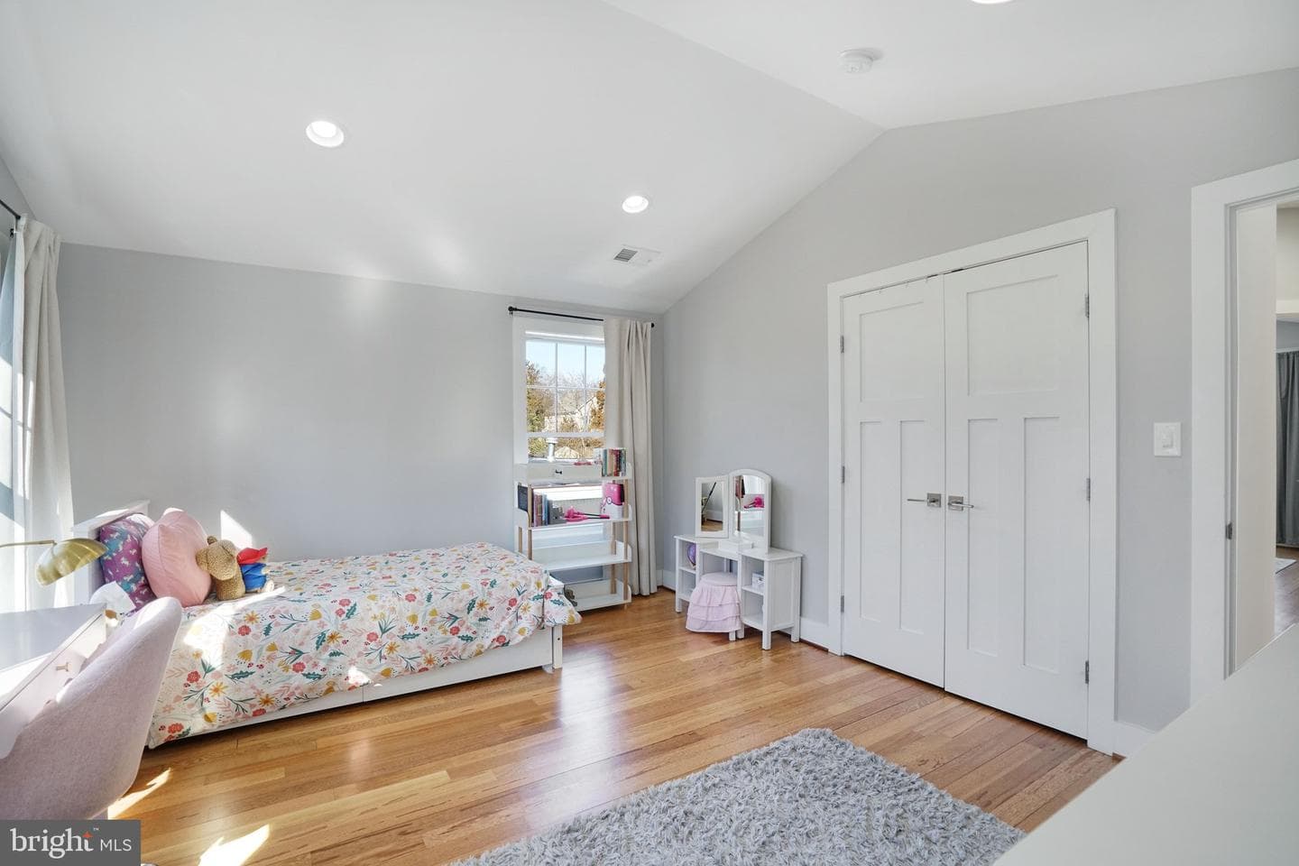 3731 Duke Street photo 32