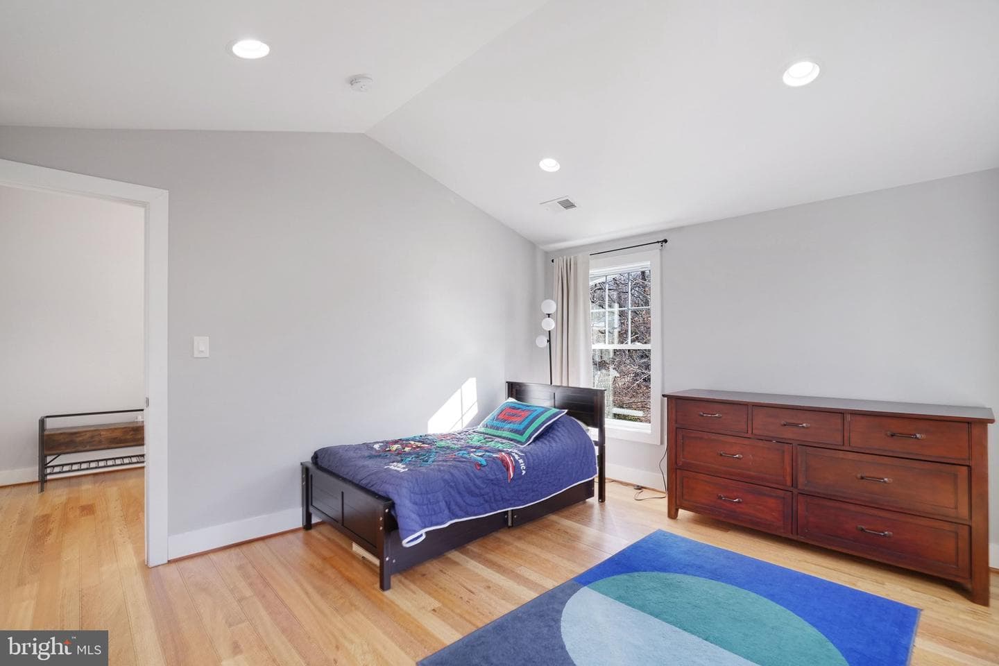 3731 Duke Street photo 36