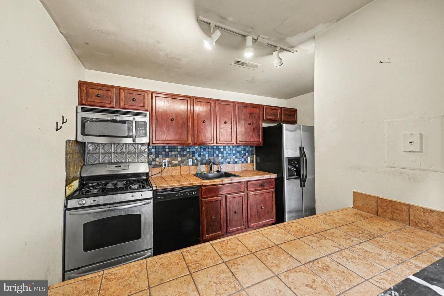 503 N Armistead Street N #201 photo 8