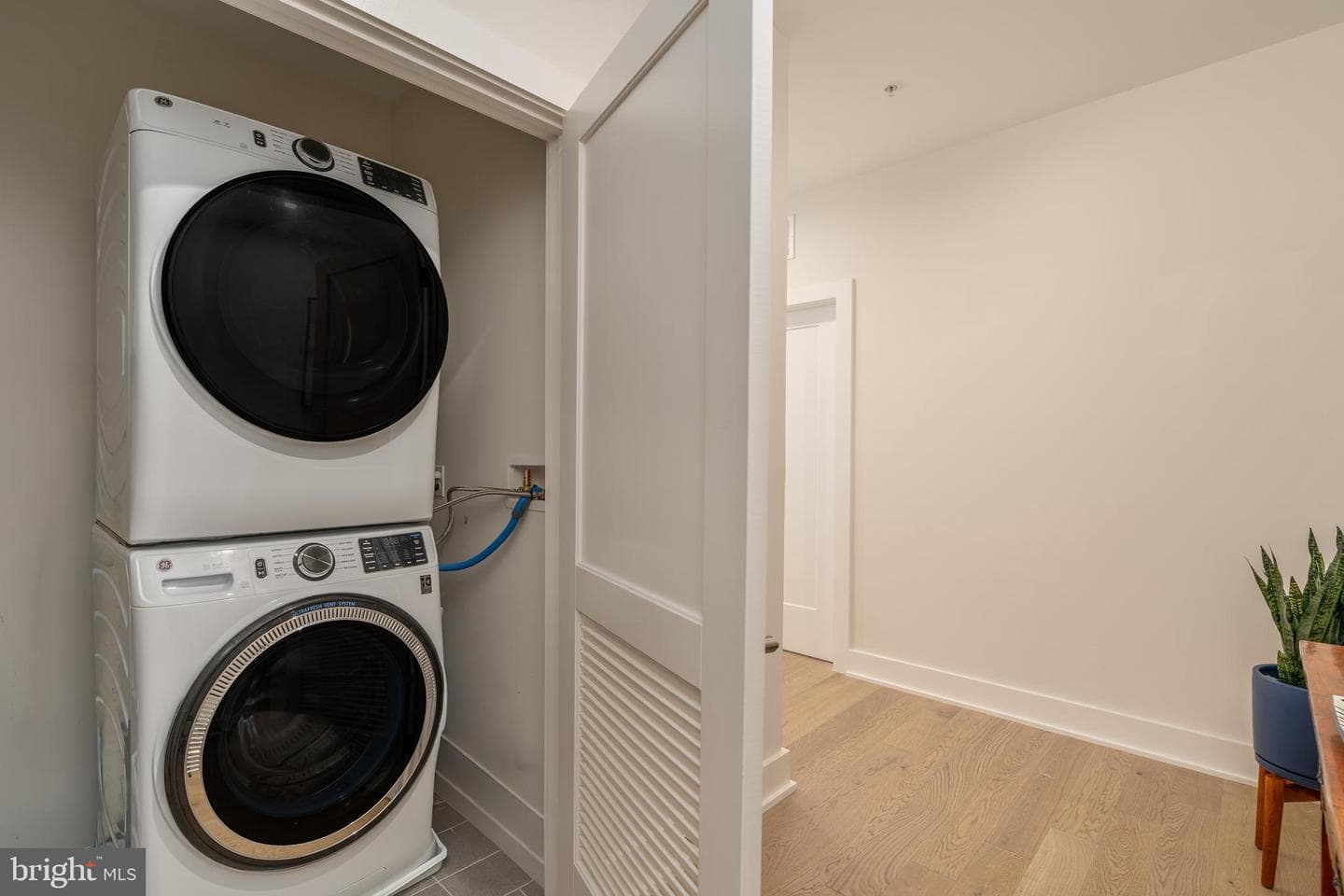 737 Swann Avenue #402 photo 17