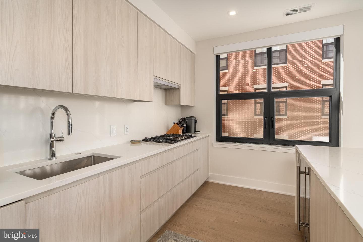 737 Swann Avenue #402 photo 3