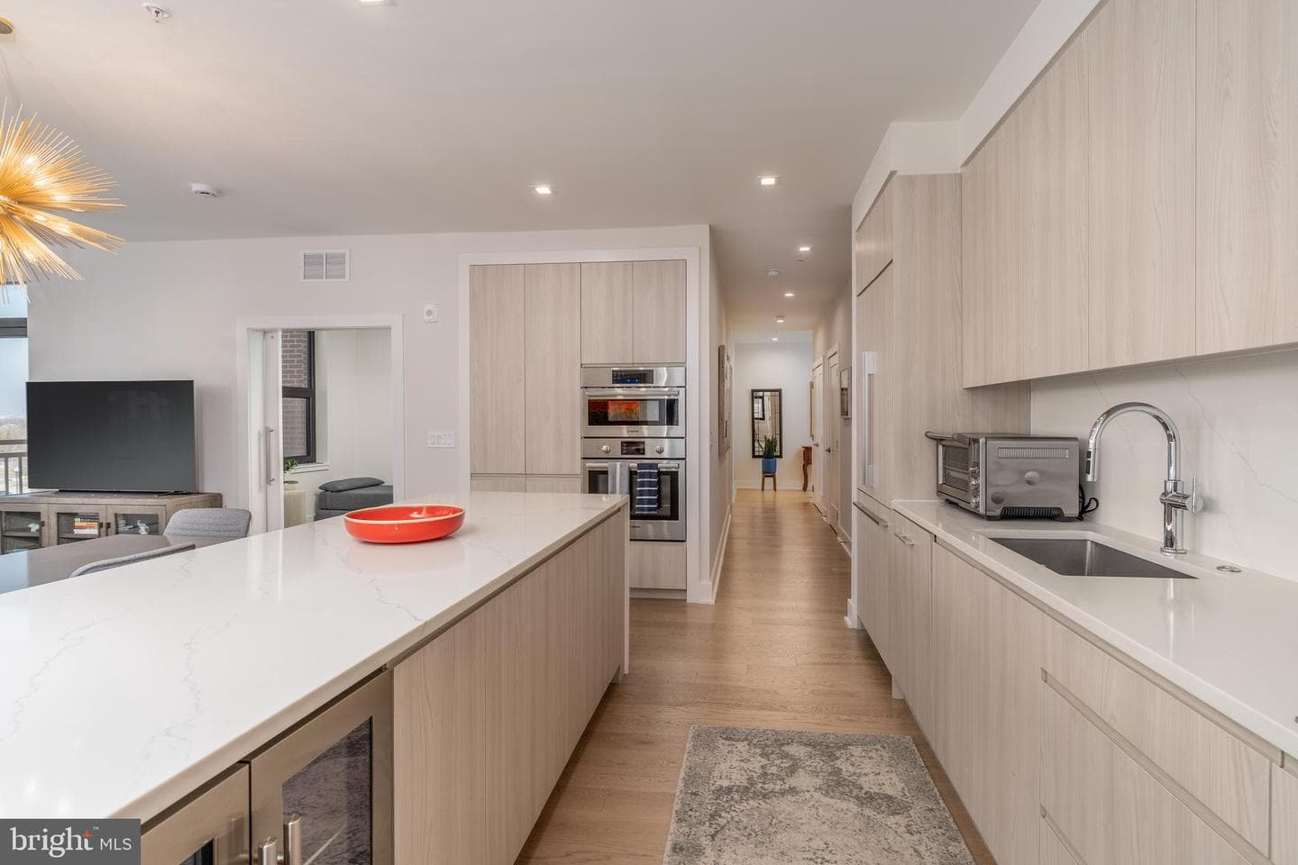 737 Swann Avenue #402 photo 4