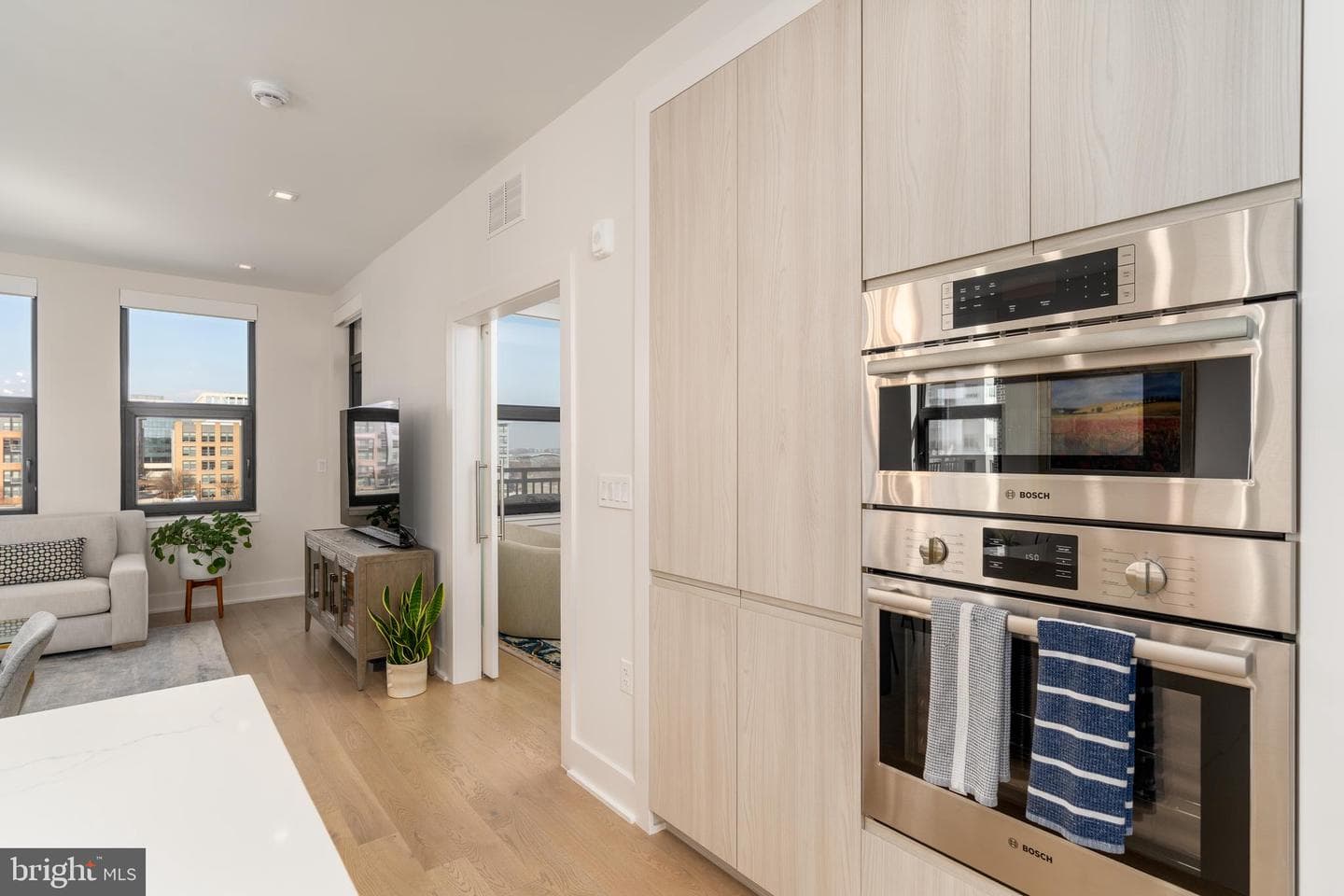 737 Swann Avenue #402 photo 6