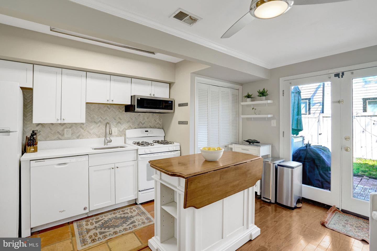 1321 Queen Street photo 7