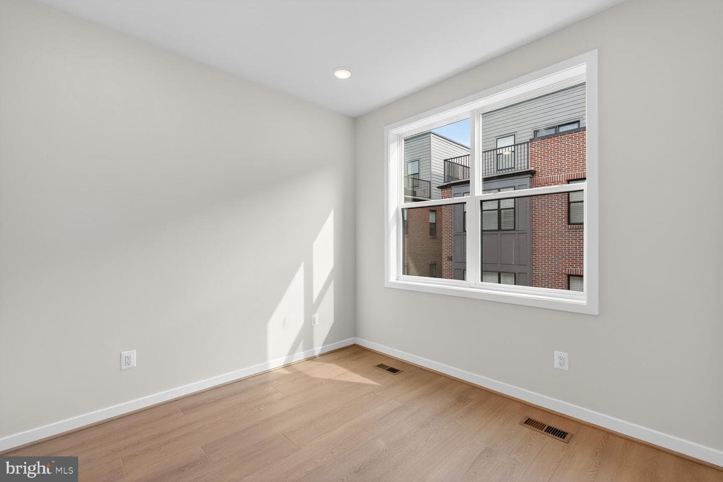 4963 Lachlan Mews photo 16