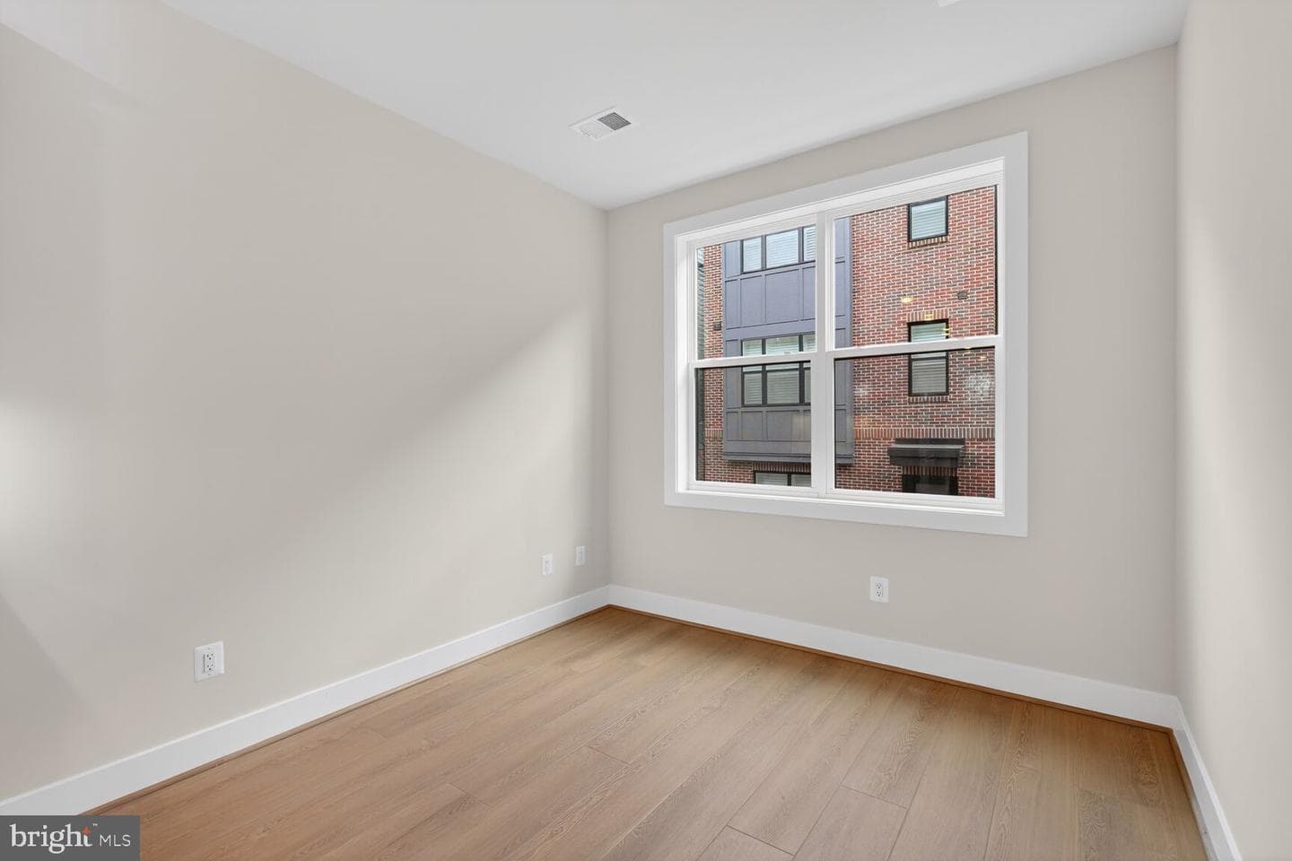 4963 Lachlan Mews photo 8
