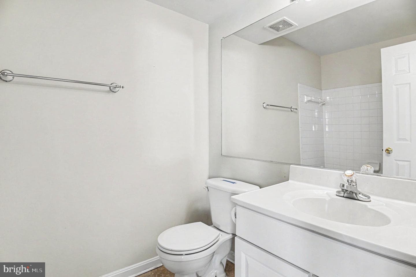 100 Meadows Lane photo 15