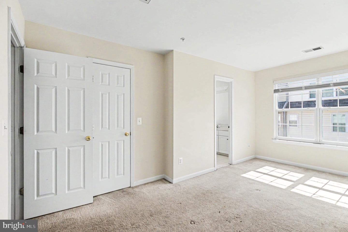 100 Meadows Lane photo 17