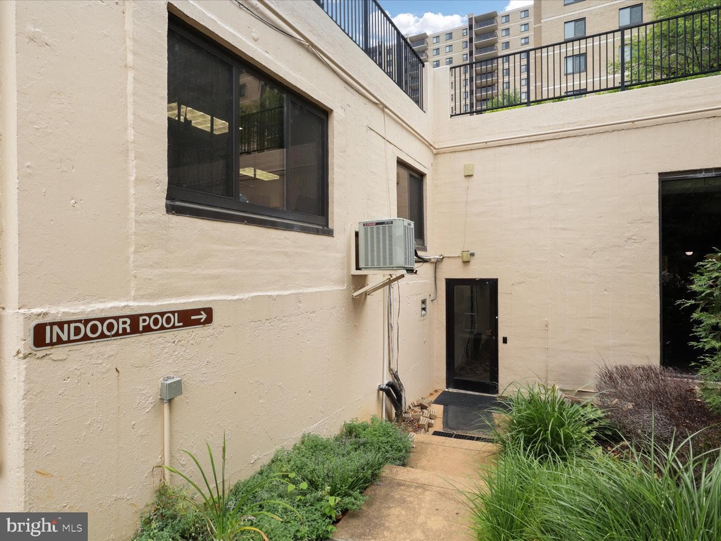 205 Yoakum Parkway #216 photo 29